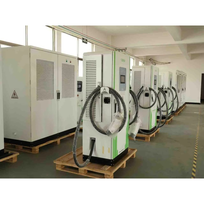 EV充電ステーション 7kW/22kW/120kW 新型 1 - Outdoor Power Station のレビューと価格