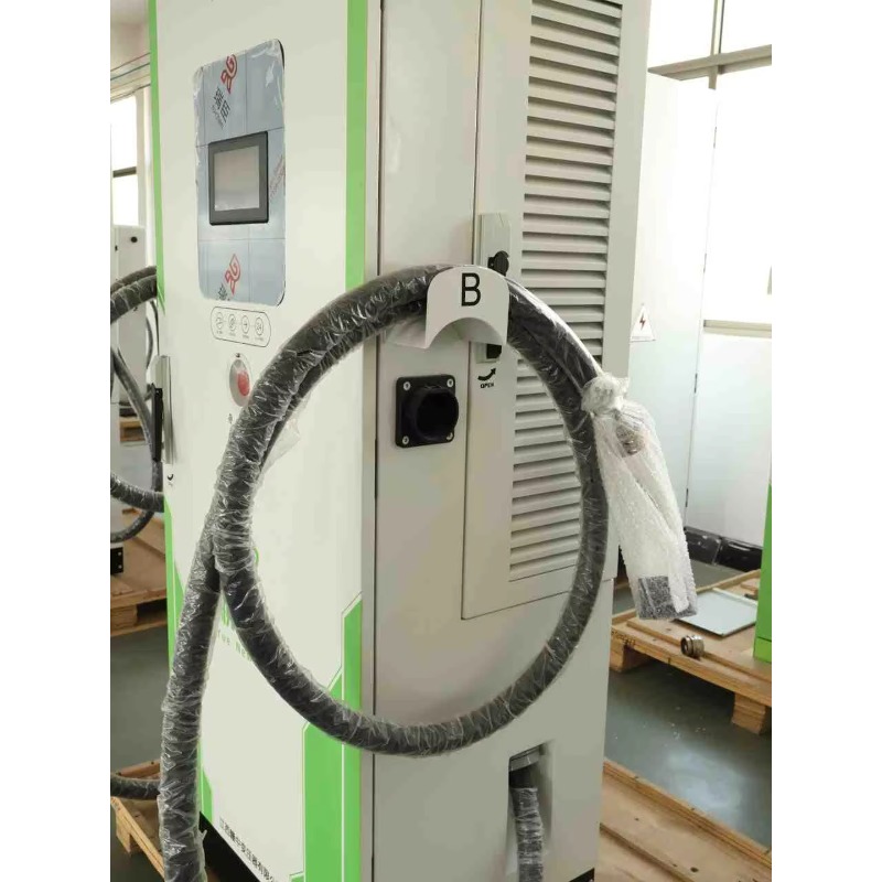 EV充電ステーション 7kW/22kW/120kW 新型 1 - Outdoor Power Station のレビューと価格